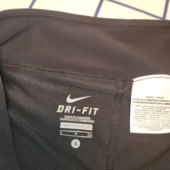 Nike Pleated Tennis Skirt - Picture 2 of 3